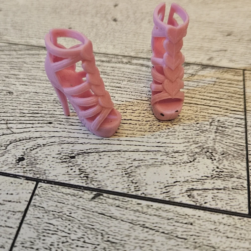 Mattel Barbie Accessories Lot Of Shoes 10 Pair Heels Multicolored Fashionista